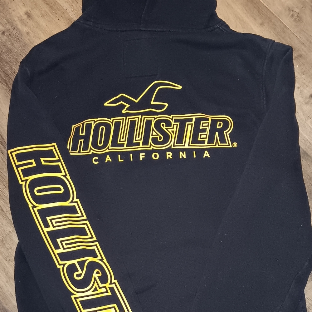 Hollister hoodie size M